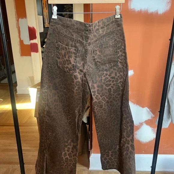 Anthropologie Pilcro The Adi Leopard Mid-Rise Flare Jeans by Pilcro - Picture 4 of 4